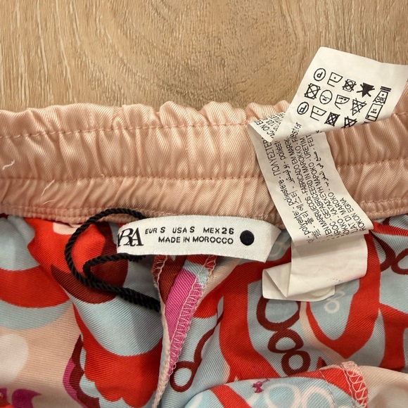 Zara Red and Blue Patterned Garment - Picture 3 of 4